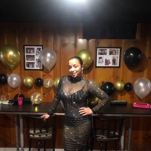 Meet your Posher, Ebony